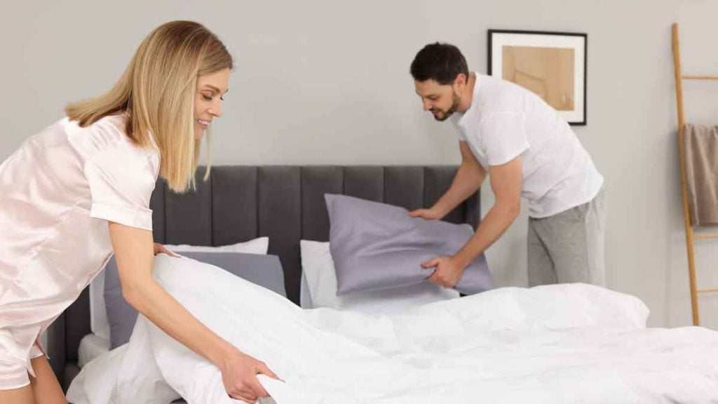 « Les draps ne doivent pas être changés tous les mois ou toutes les deux semaines » une experte révèle la fréquence exacte