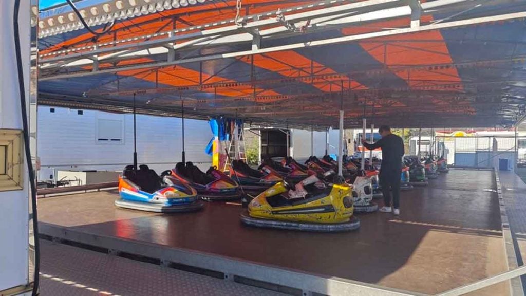 « On espère un peu plus de monde que l’an dernier »  les forains s’installent pour la fête du printemps entre excitation et inquiétude